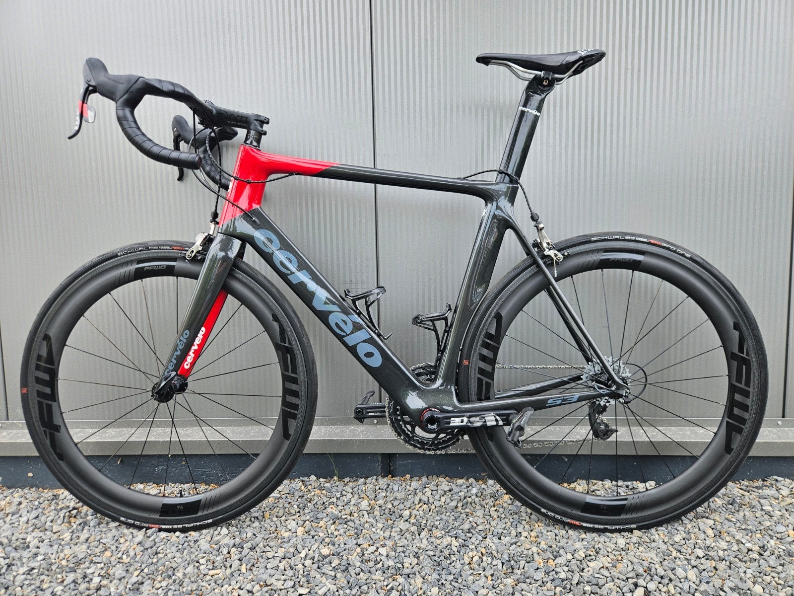Cervelo S3 carbon met FFWD carbon wielen - SRAM Red - 58cm, 28 inch, Carbon, Velgrem, Zo goed als nieuw