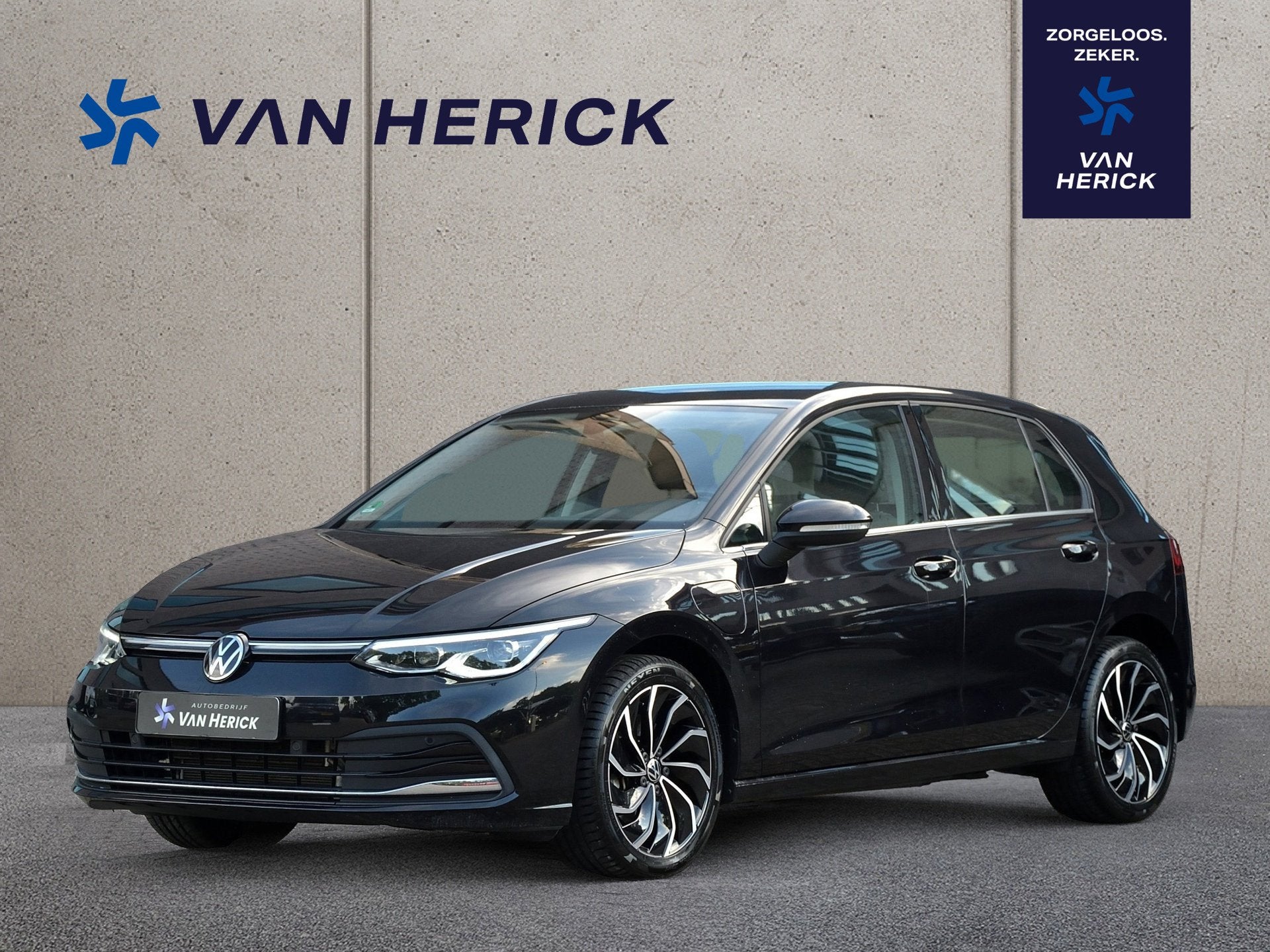 Volkswagen Golf 1.4 eHybrid 204PK Style | ACC | Navigatie |, Auto's, Gebruikt, Zwart, 4 cilinders, Zwart