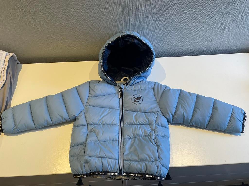 Blauwe winterjas mt 92, Kinderen en Baby's, Kinderkleding | Maat 92, Ophalen of Verzenden, Zo goed als nieuw, Jongen, Jas