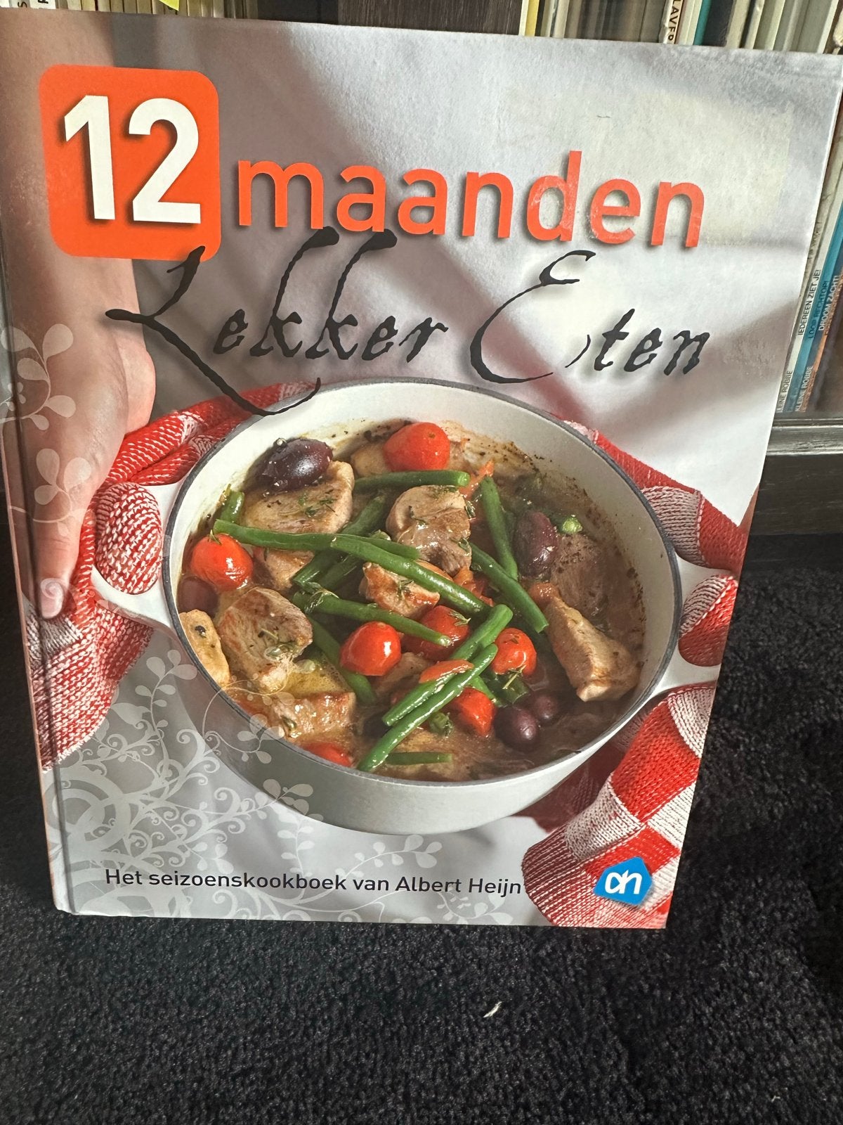 12 Maanden Lekker Eten - Het seizoenskookboek, Boeken, Ophalen of Verzenden, Zo goed als nieuw, Nederland en België, Voorgerechten en Soepen
