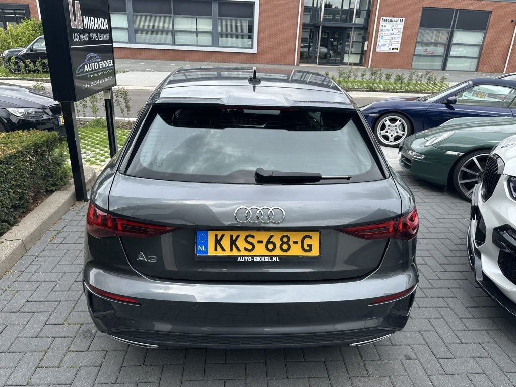 Audi A3 Sportback 30 TFSI S edition (bj 2023, automaat), Automaat, Gebruikt, Euro 6, Leder en Stof