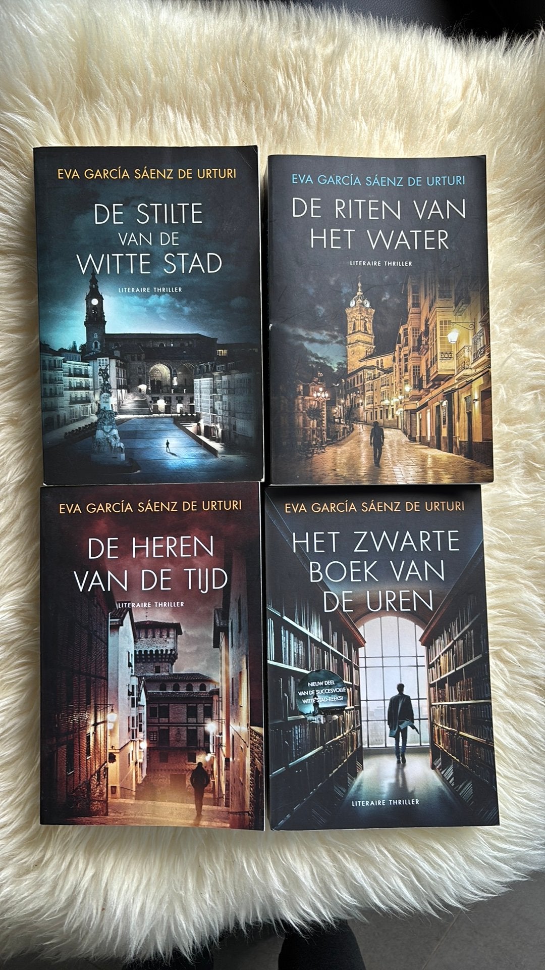 Eva García Sáenz de Urturi - De witte stad thriller reeks, Ophalen of Verzenden, Zo goed als nieuw, Eva García Sáenz de Urturi