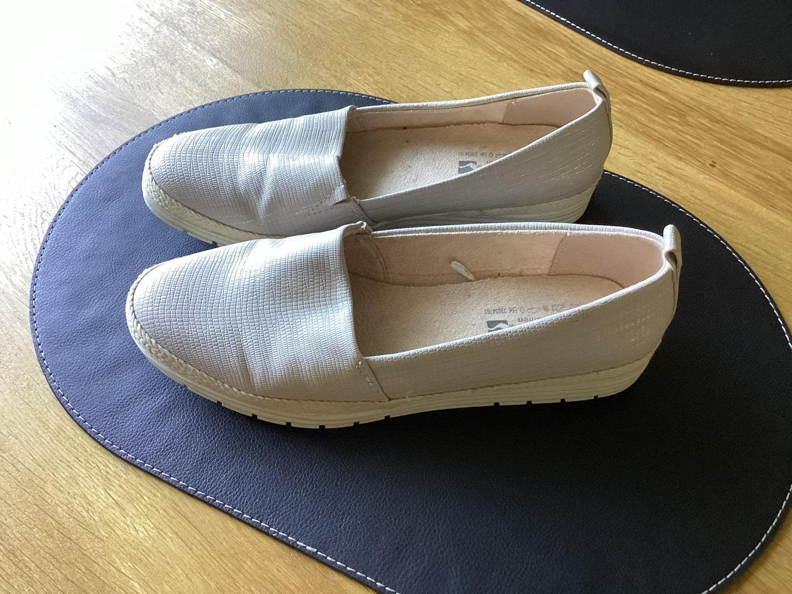 Damesschoenen WALKX maat 40 ZGAN, Kleding | Dames, Schoenen, Ophalen of Verzenden, Zo goed als nieuw, Zwart, Sneakers of Gympen