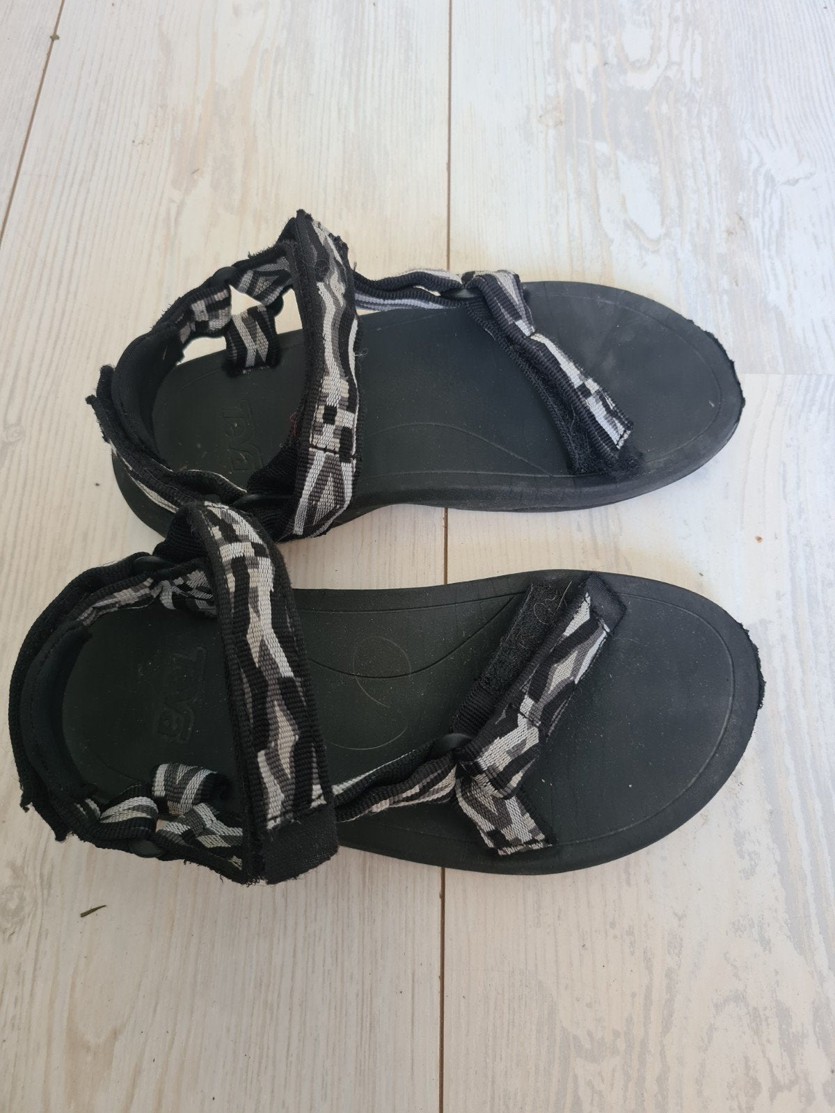 teva sandalen maat 33-34, Kinderen en Baby's, Ophalen, Gebruikt, Overige typen