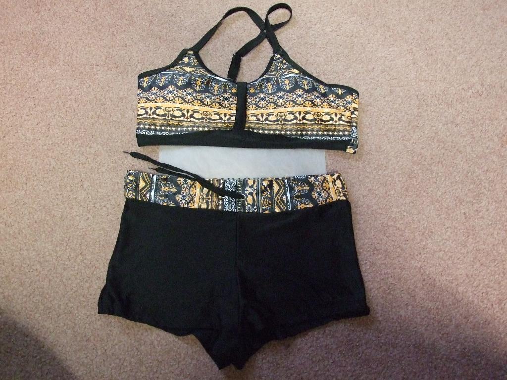 Nieuwe bikini XL 42 zwarte met gekleurde band, Ophalen of Verzenden, Nieuw, Zwart, Bikini