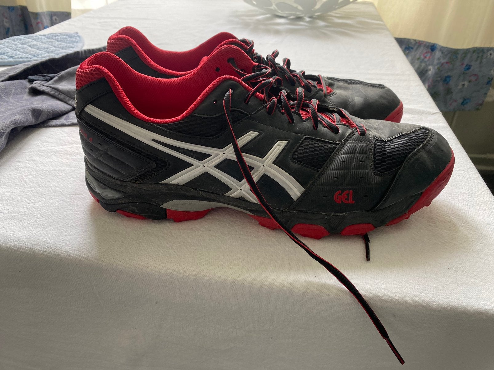 Hockeyschoenen zgan mt 48, Ophalen, Zo goed als nieuw, Schoenen