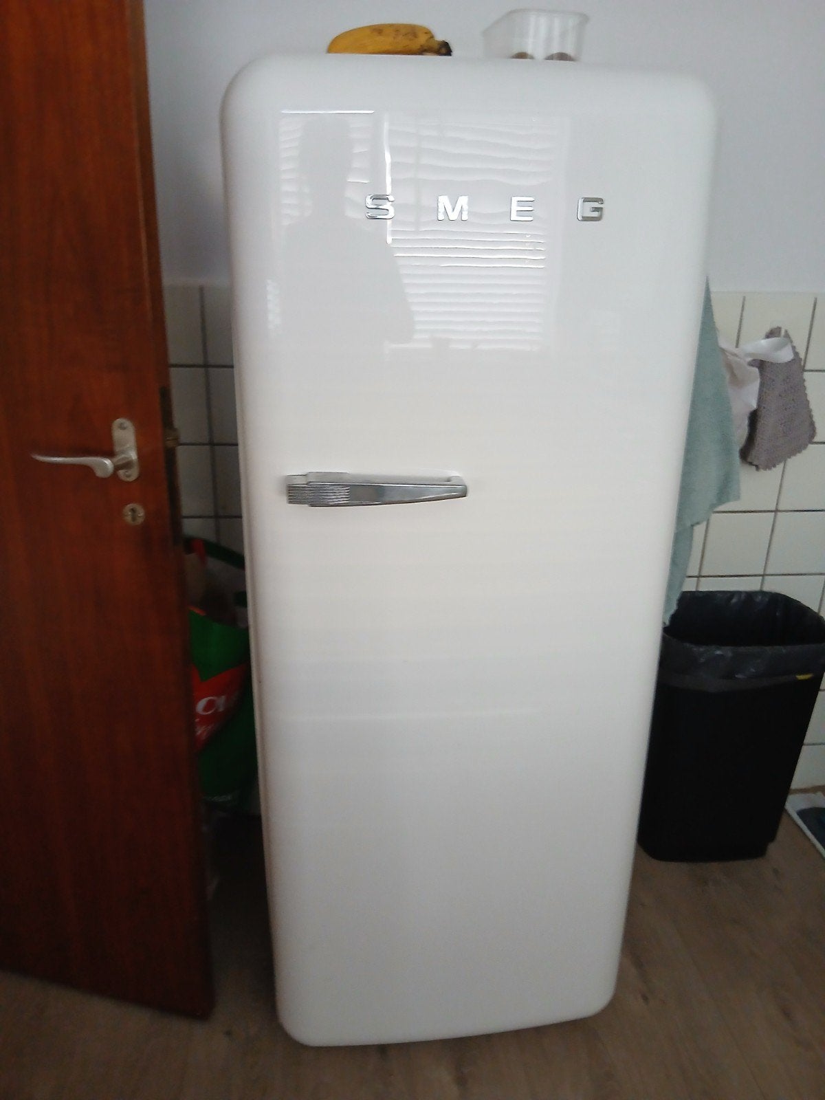 Smeg Koelkast Licht Crème - Retro Design met Vriesvak, 150 tot 200 liter, Gebruikt, 60 cm of meer, Met vriesvak