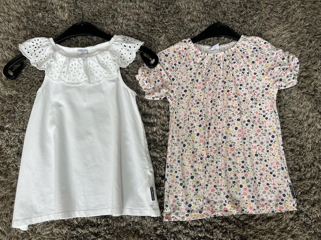 2 prachtige zomerse shirts, Maat 134, Polarn O. Pyret, Zgan!, Meisje, Polarn O. Pyret, Ophalen of Verzenden, Zo goed als nieuw