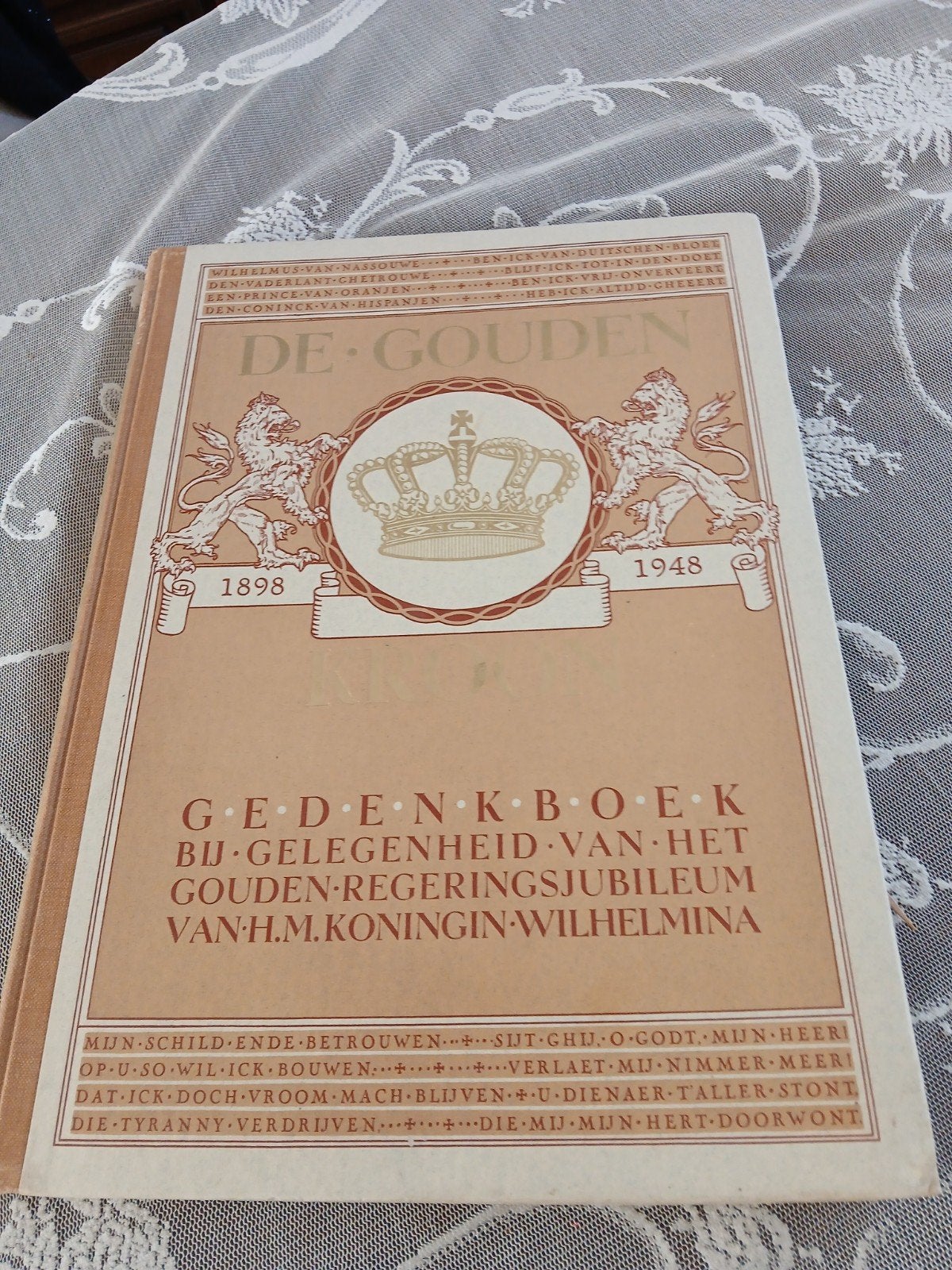 Gedenkboek de Gouden Kroon 1898-1948, Ophalen of Verzenden, Gebruikt, Nederland, Tijdschrift of Boek