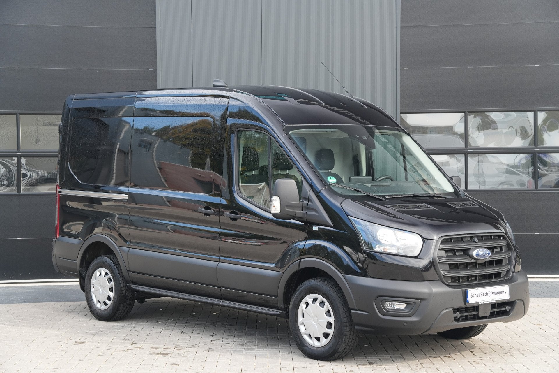 Ford Transit 350 2.0 TDCI L2H2 Trend 130pk - ACC - Blindspot, Stof, 4 cilinders, 2500 kg, Zwart