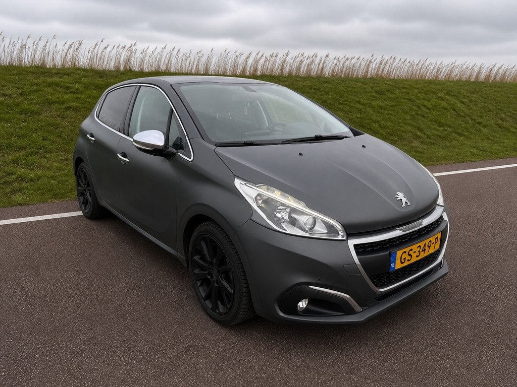 Peugeot 208 1.2 / ORIGINEEL MAT GRIJS / PANORAMA DAK / PURET, Voorwielaandrijving, Leder en Stof, Bedrijf, Handgeschakeld