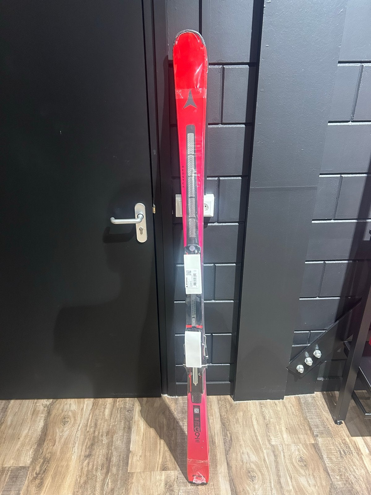 Atomic Redster G9 Ski's 177cm en 166cm + bindingen NIEUW, 160 tot 180 cm, Nieuw, Ophalen of Verzenden, Atomic