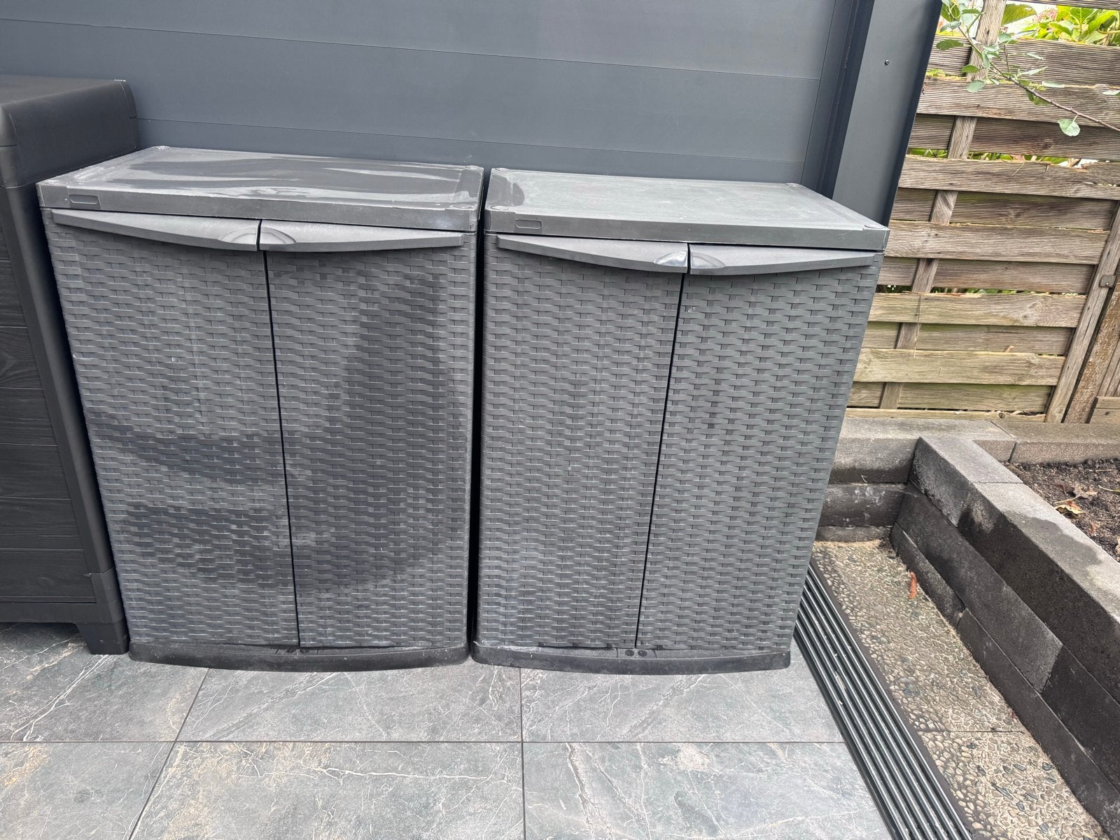 2 grijze Keter tuinkasten - Kunststof opbergkasten, Tuin en Terras, Ophalen, Gebruikt, Kunststof, Overige typen