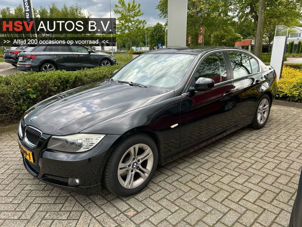 BMW 3-serie 318i Business Line navi LM 4-deurs org NL, Auto's, BMW, Achterwielaandrijving, Zwart, Origineel Nederlands, Bedrijf