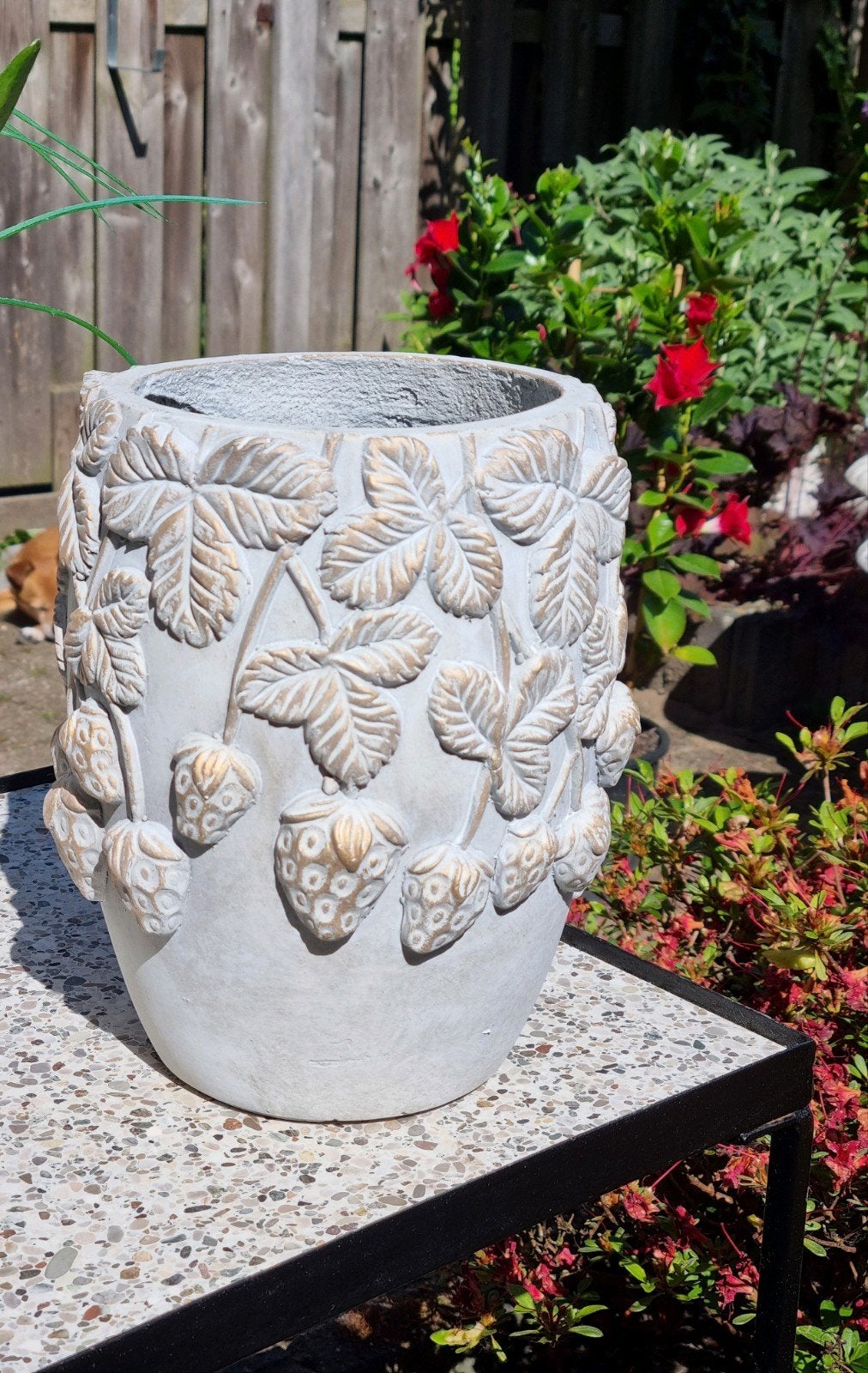 Polystone plantenbak 23 cm hoog        🍓🍓  decoratie 🍓🍓, Steen, Rond, Ophalen of Verzenden, Zo goed als nieuw