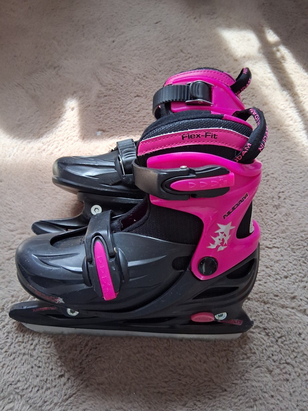 Zwart roze ijs hockey schaatsen maat 30-33, Sport en Fitness, Schaatsen, Ophalen of Verzenden, Zo goed als nieuw, IJshockeyschaatsen