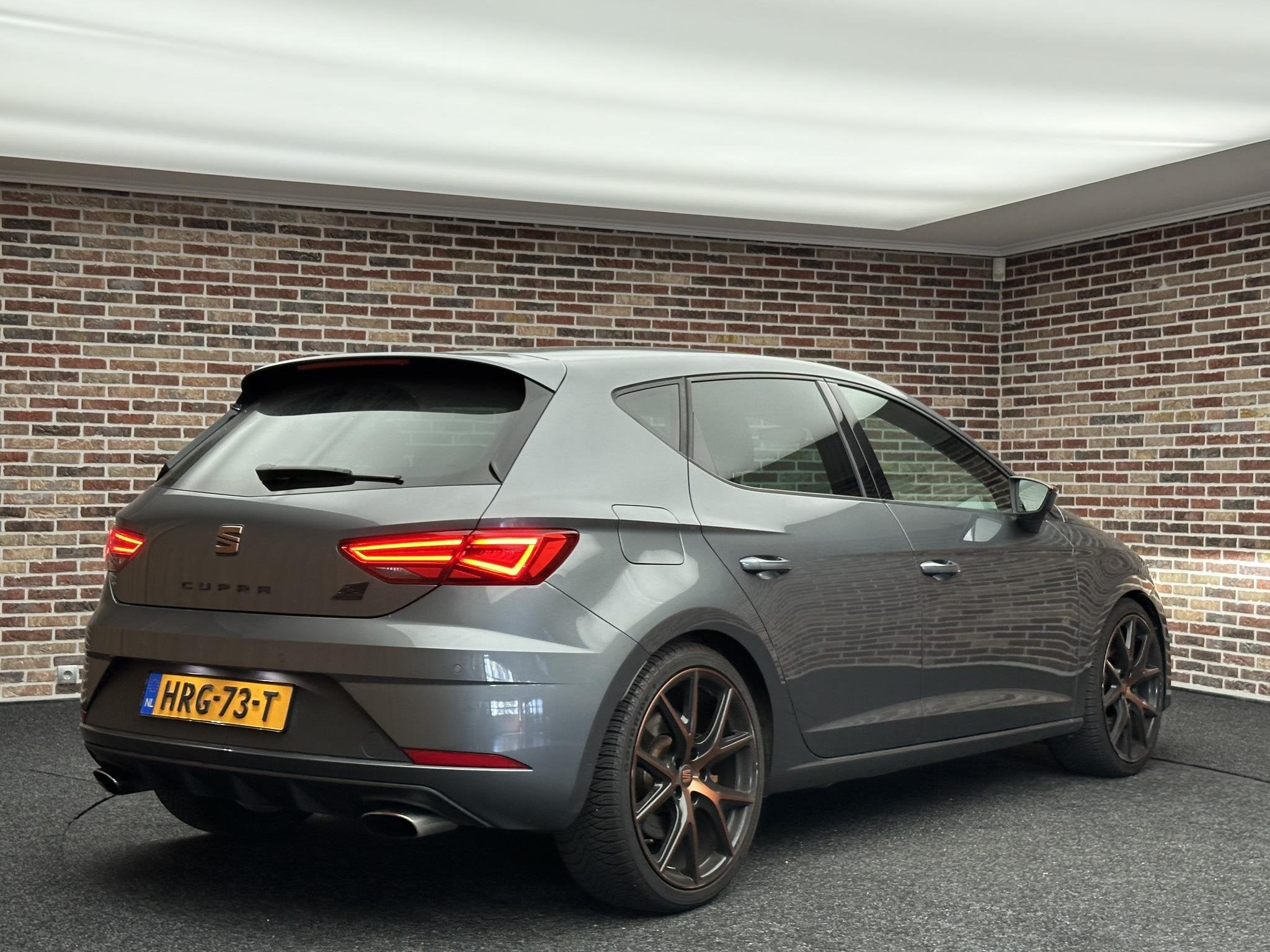 SEAT Leon 2.0 TSI CUPRA 300 BEATS COPPER PACK ALCANTARA LED, Auto's, Dealer onderhouden, 15 km/l, Euro 6, 4 cilinders