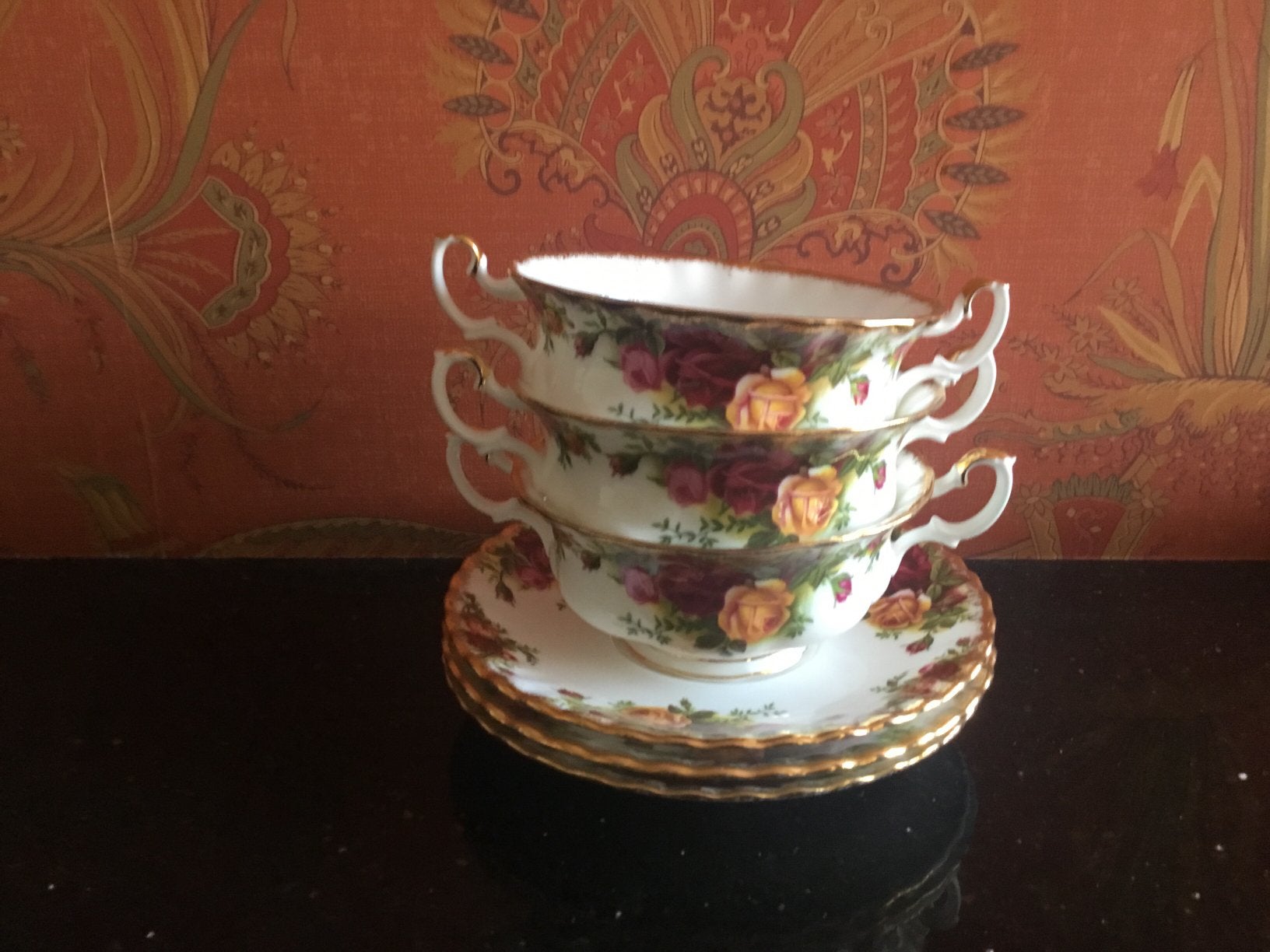 Royal Albert 3 soepkom + schotel, porselein zgan, Ophalen of Verzenden, Zo goed als nieuw, Porselein, Kop en/of schotel