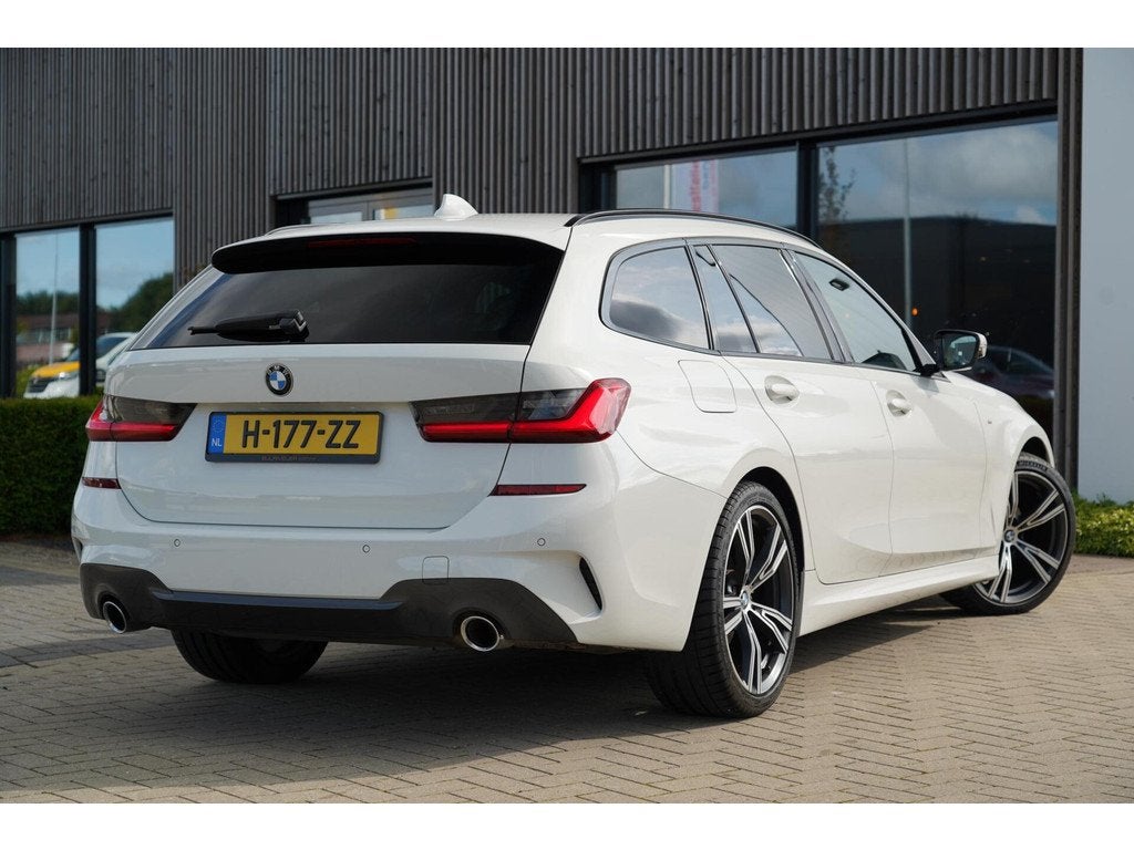 BMW 3 Serie Touring 318i High Executive M | M Pakket | Sport, Automaat, 15 km/l, Gebruikt, 4 cilinders
