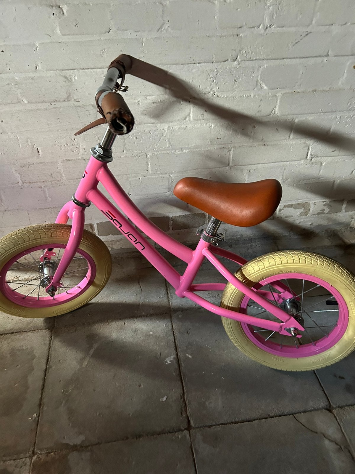 Loopfiets roze, Fietsen en Brommers, Fietsen | Kinderfietsjes, Ophalen, Gebruikt, Minder dan 16 inch