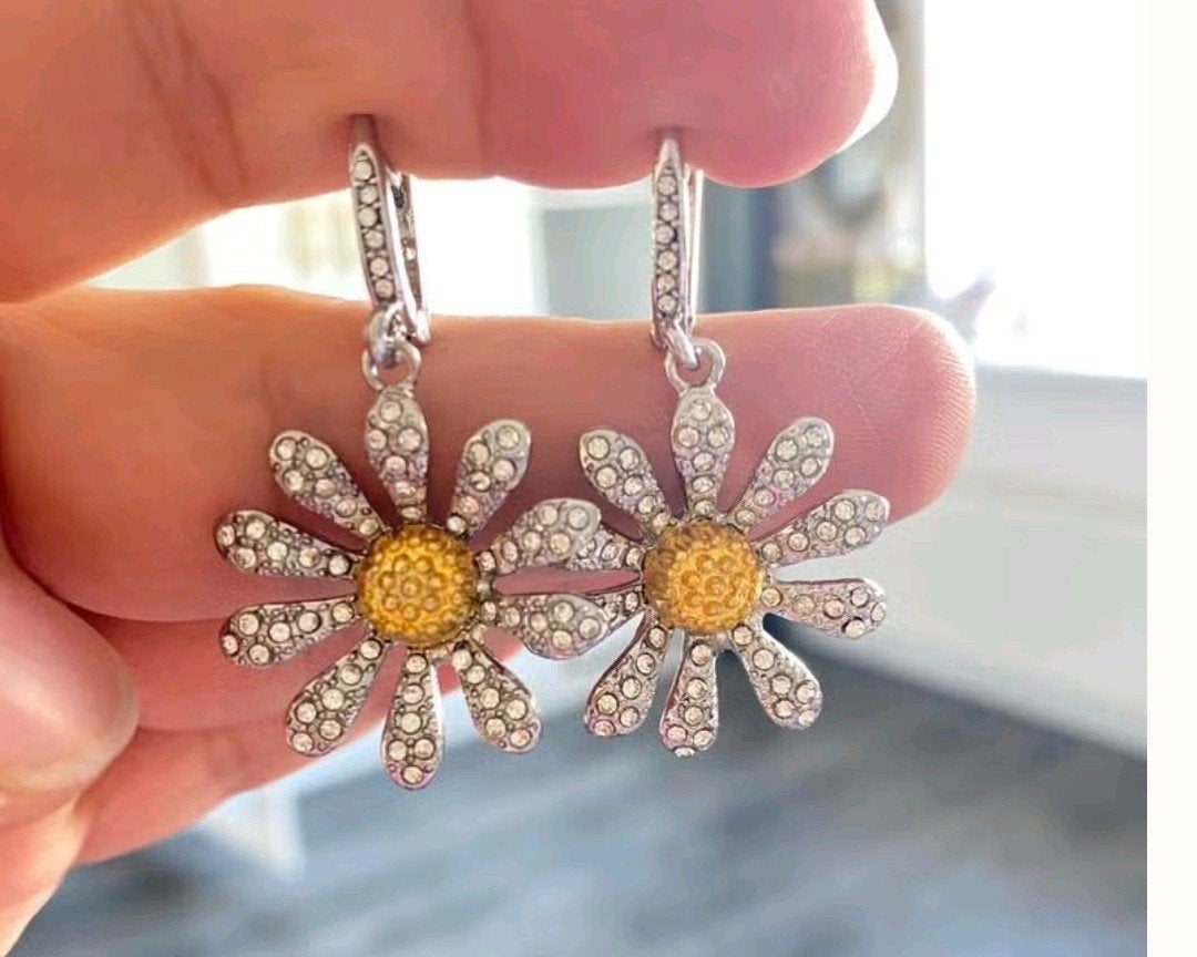 Super leuke bloem oorbellen, Overige materialen, Hangers, Nieuw, Ophalen of Verzenden