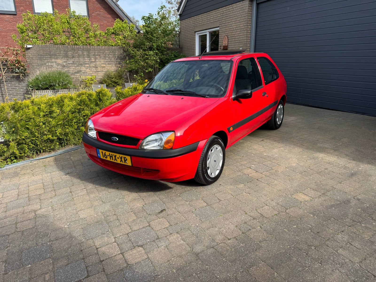 Ford Fiësta 1.3 I uniek open dak, origineel slechts 67700km, Auto's, Ford, Particulier, Fiësta, Airbags, Open dak, Radio, Sound system