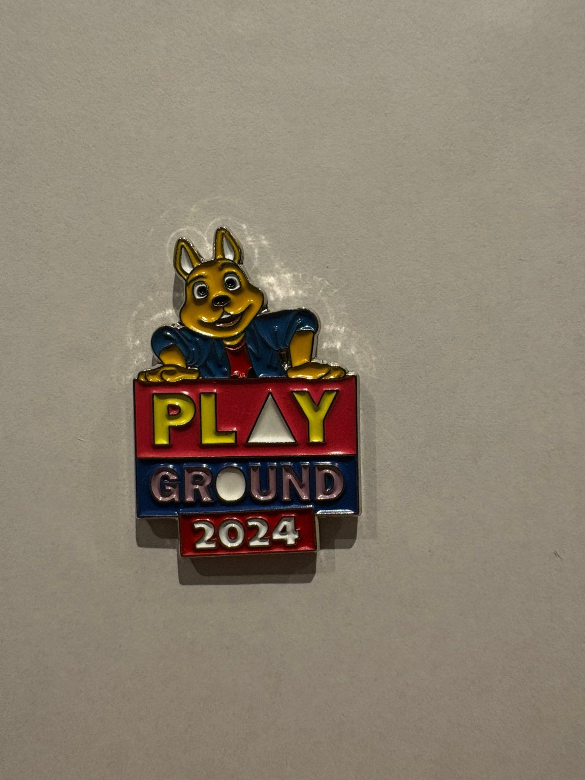 Walibi Playground pin, Ophalen of Verzenden, Nieuw, Overige onderwerpen, Speldje of Pin
