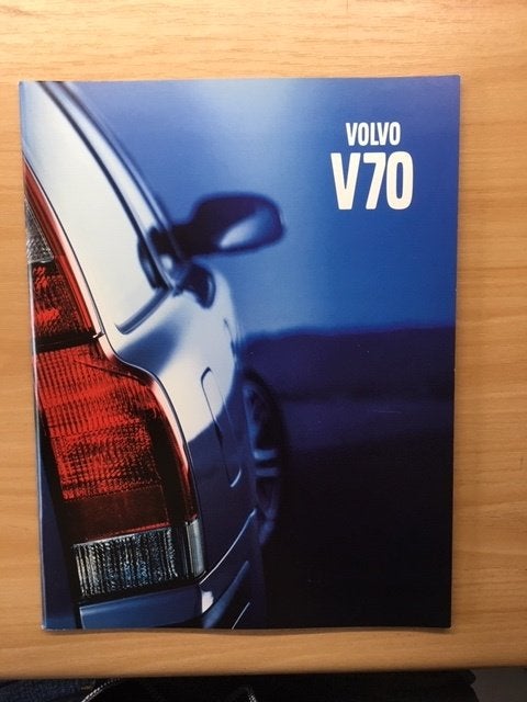 Volvo V70    Brochure         NL          2001, Ophalen of Verzenden, Gelezen, Volvo