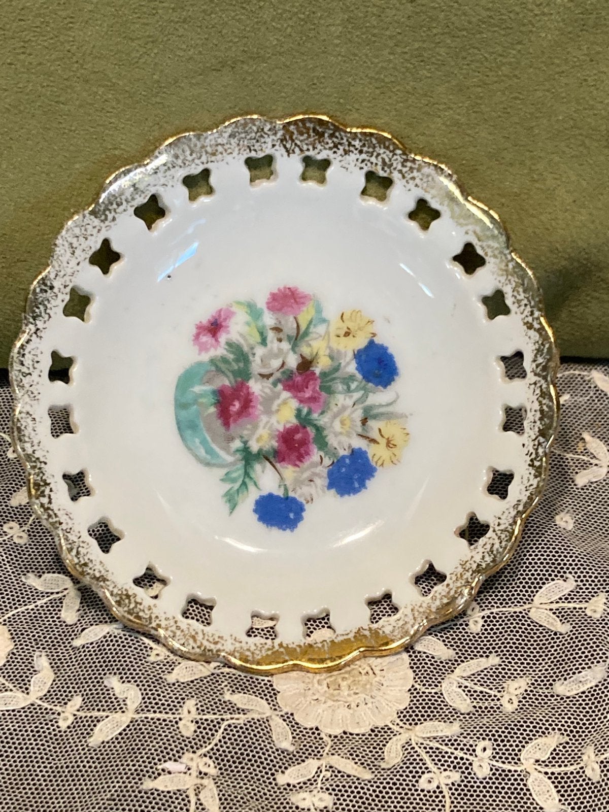 Petit Fours schaaltje, theetipje, bloemen (150425), Gebruikt, Ophalen of Verzenden, Schaal of Schalen, Overige stijlen