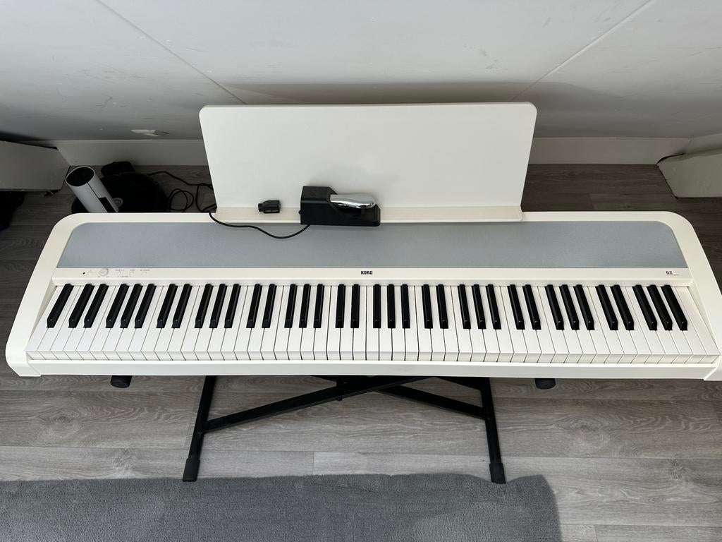Korg B2 White Digital Piano, Muziek en Instrumenten, Piano's, Ophalen, Wit, Digitaal, Zo goed als nieuw