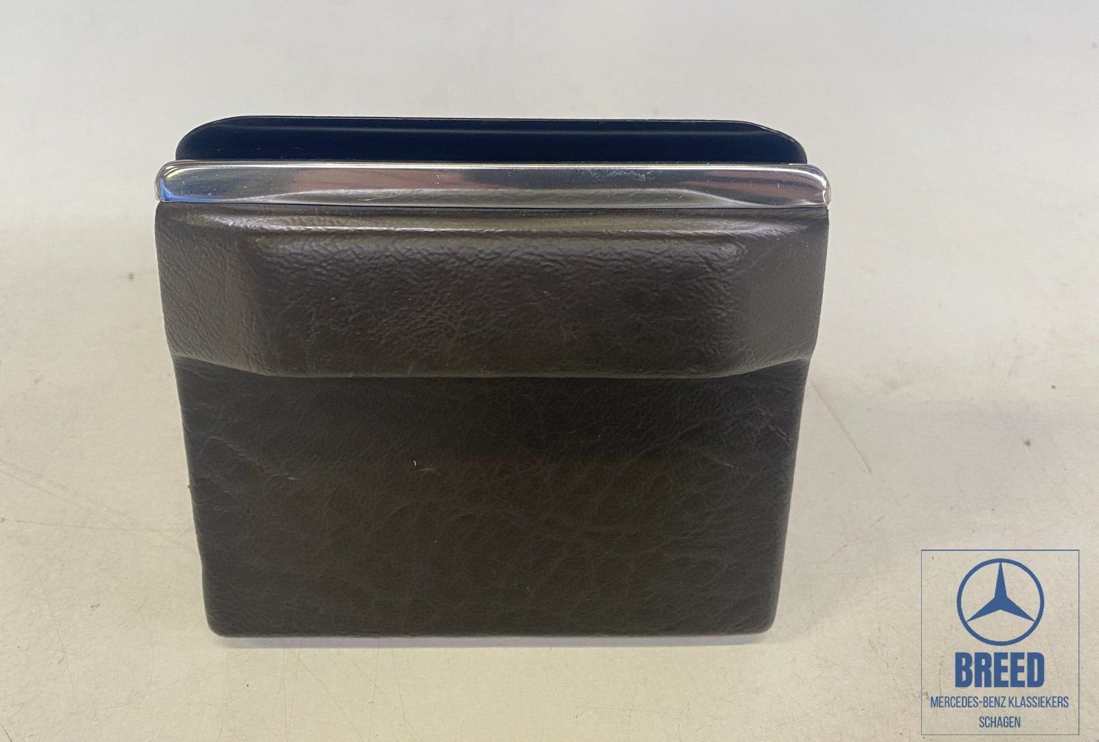 NOS asbak bruin voor Mercedes-Benz W114 W115 /8, Auto-onderdelen, Interieur en Bekleding, -, Nieuw, Ophalen of Verzenden, -