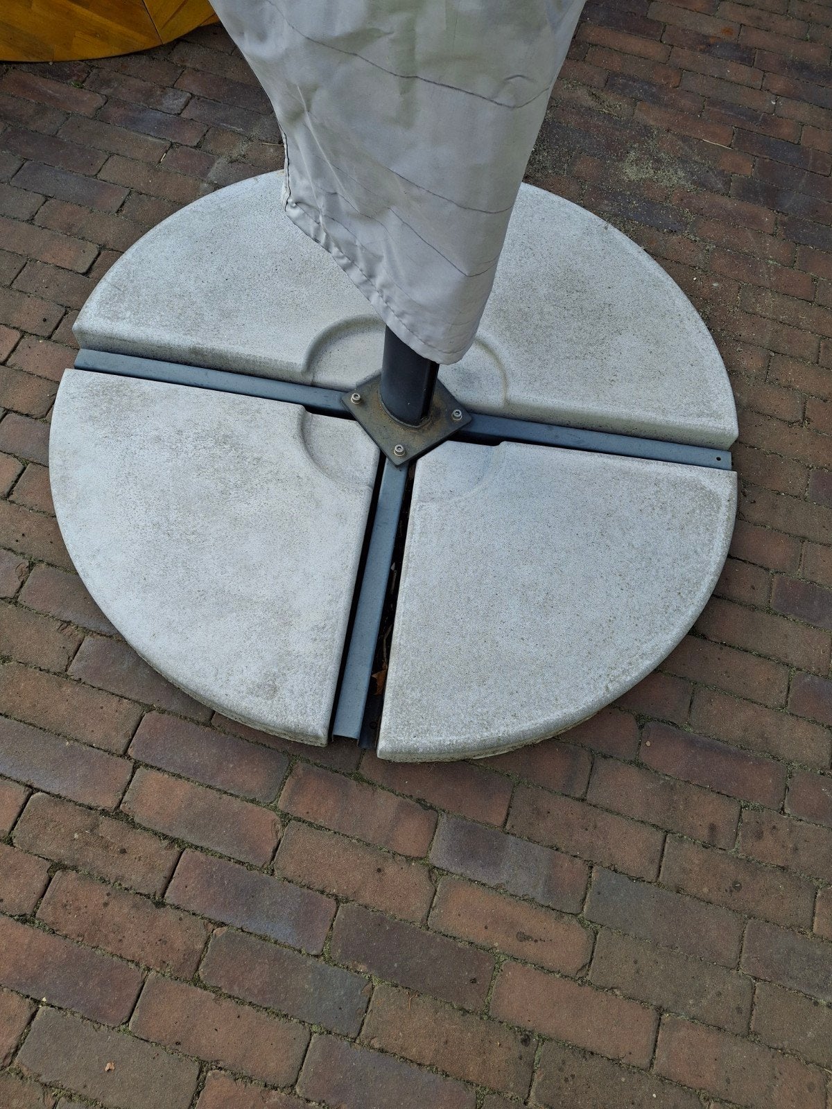 4 parasoltegels beton 16kg per stuk, Ophalen, Minder dan 1 meter, Parasolvoet