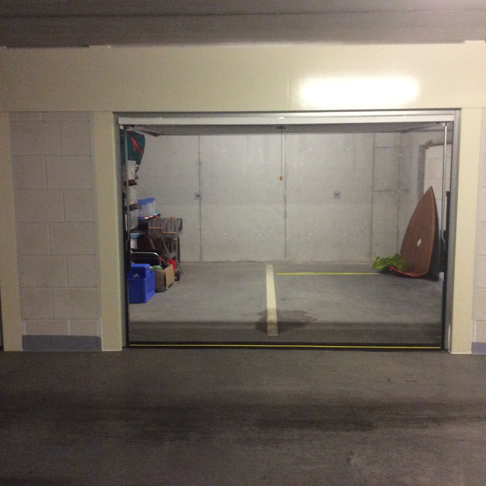 Grote garagebox op toplocatie (station Ede-Wageningen), Gelderland