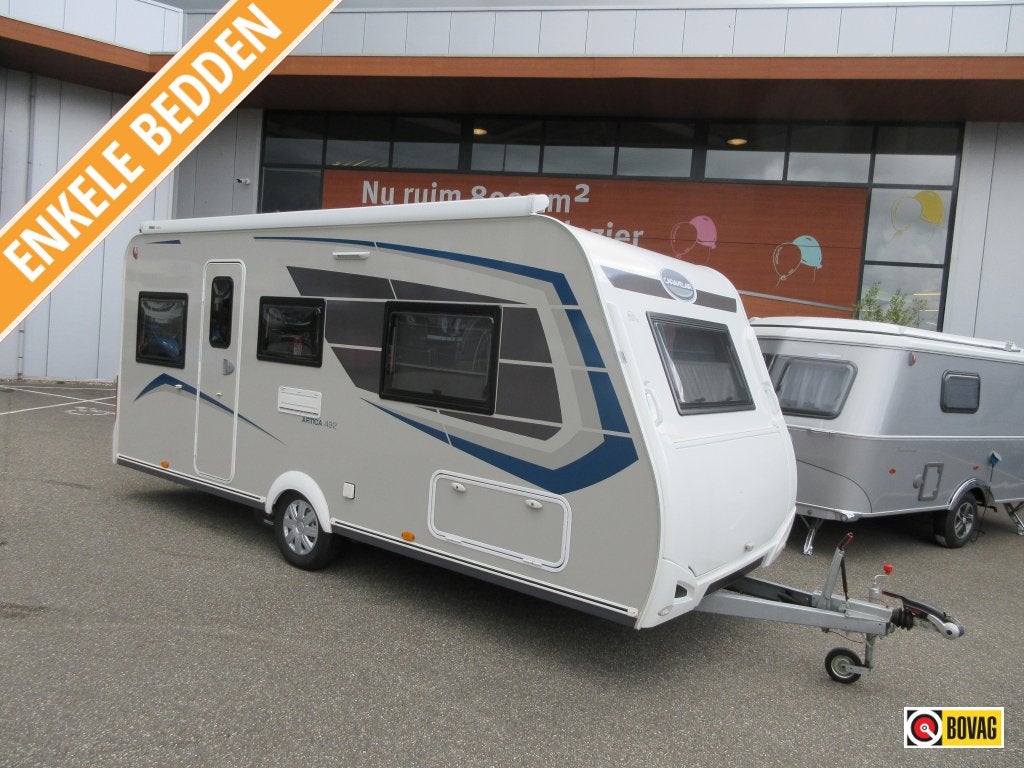 Caravelair Artica 492 ZEER NETJES EN COMPLEET, Rondzit, Schokbreker, Overige typen, Caravelair