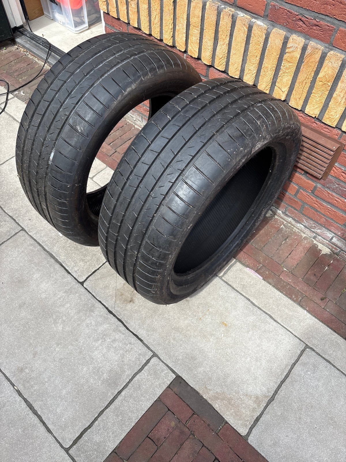 2x Zomerbanden 255/50R20 bridgestone alenza audi etron, Auto-onderdelen, Ophalen, Gebruikt, 255 mm, Band(en)