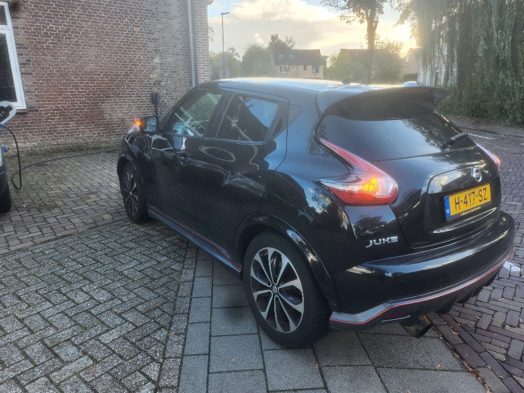Nissan Juke Dig-t 218pk 2015 Zwart, Auto's, Voorwielaandrijving, 1618 cc, Zwart, 4 cilinders