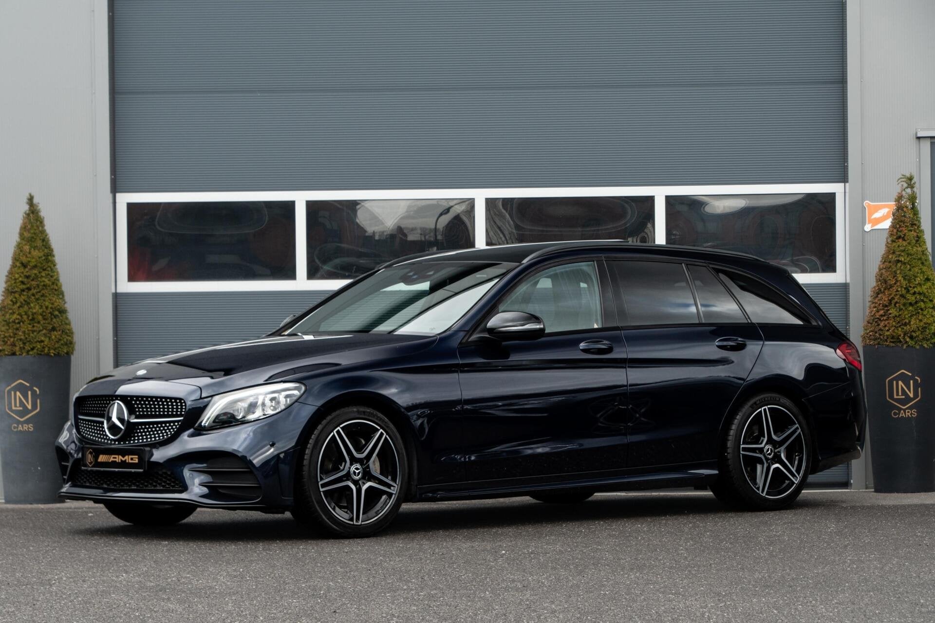 Mercedes C-klasse Estate 180 AMG|Camera|DAB|Sfeerverlichting, Auto's, Automaat, Met garantie (alle), Blauw, C-Klasse