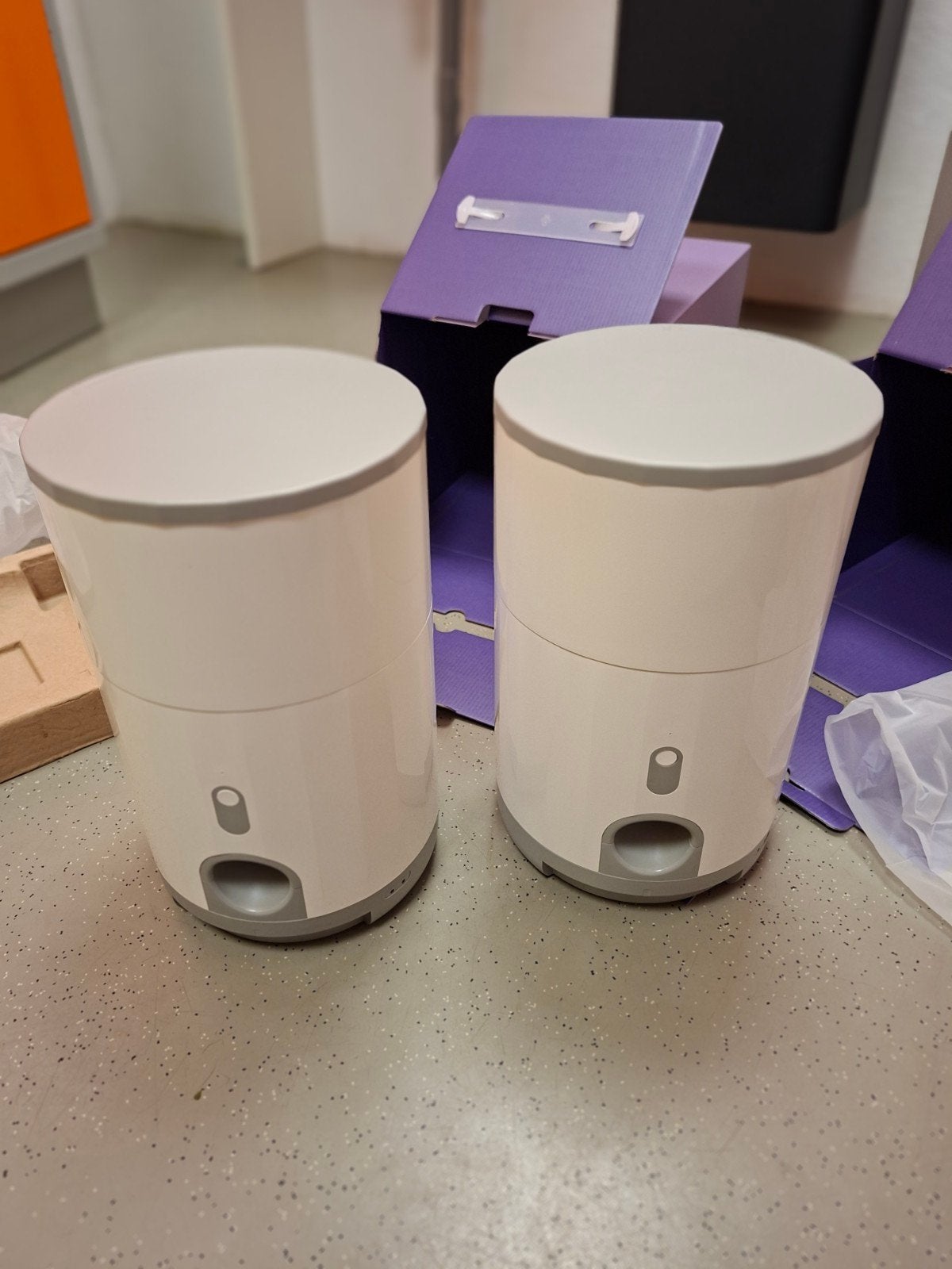 Pettadore model PF002 automatische voerbak kat/hond, Ophalen of Verzenden, Zo goed als nieuw