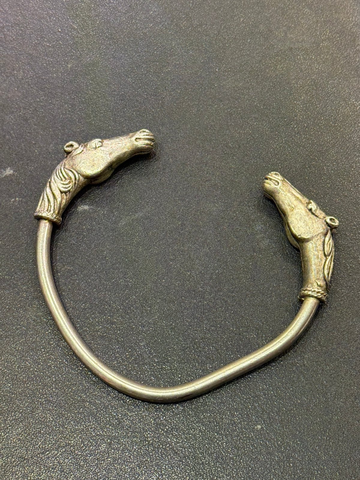 Zilveren armband met paarde koppen, Ophalen of Verzenden