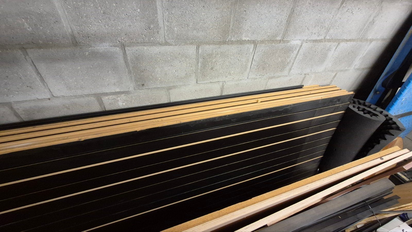 Slatwall panelen met profielen en haken, Ophalen, Gebruikt, Overige materialen, Minder dan 20 mm