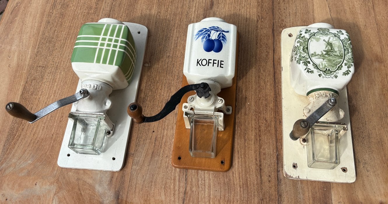 Ouderwetse vintage wand koffiemolen, Antiek en Kunst, Antiek | Keukenbenodigdheden, Ophalen