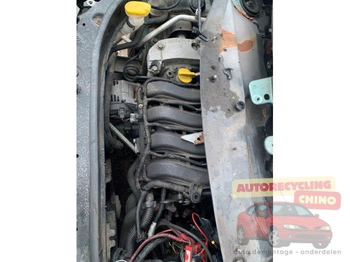 Motor van een Renault Megane Scenic, Ophalen, Gebruikt, -, Renault