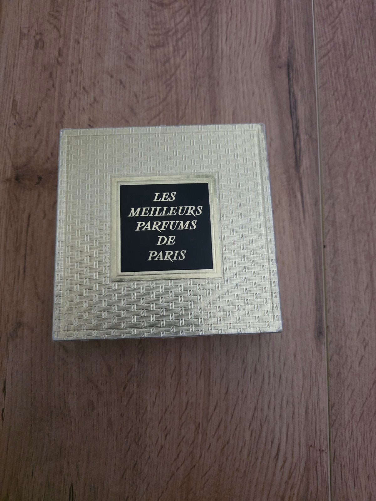 Vintage Miniparfum Set Les Meilleurs Parfums de Paris, Verzamelen, Parfumverzamelingen, Ophalen of Verzenden, Miniatuur, Gevuld