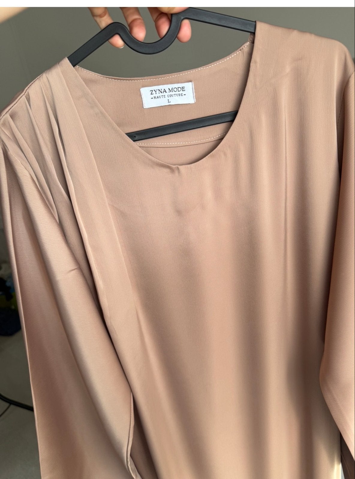 Zyna Mode Haute Couture Jurk - Beige, Maat L, Kleding | Dames, Beige, Maat 42/44 (L), Ophalen of Verzenden, Zo goed als nieuw