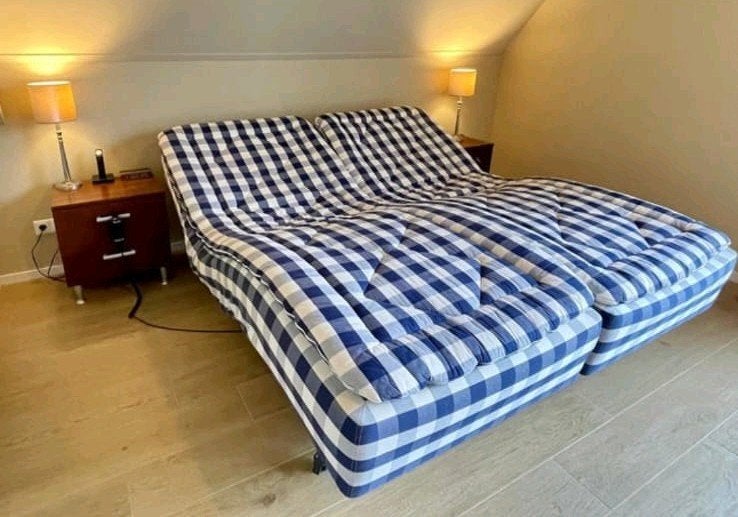 Wegens emigratie te koop: Hastens boxspring, elektrisch, Ophalen, Tweepersoons, Zo goed als nieuw, 180 cm