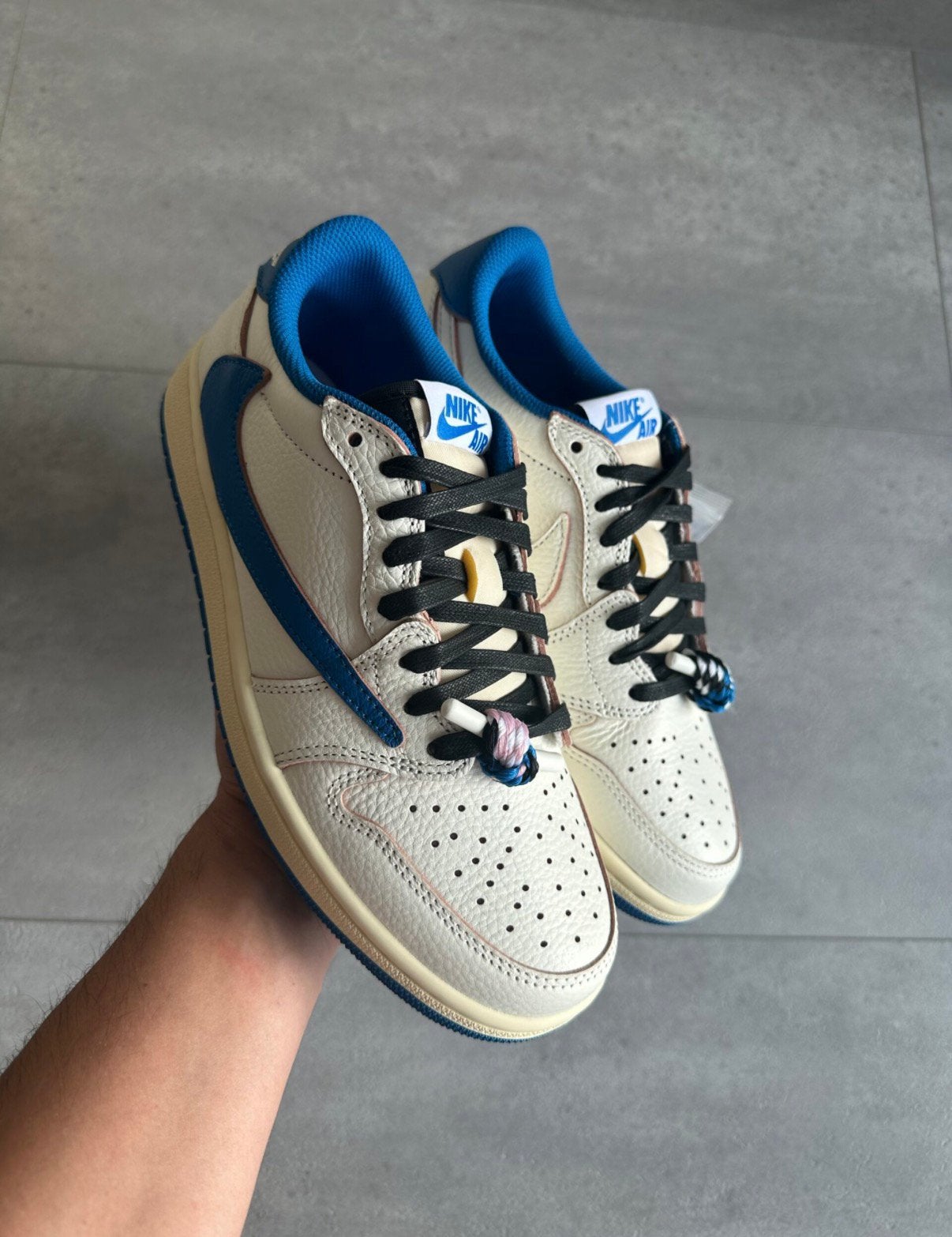 TRAVIS SCOTT JORDAN 1 LOW OG SP "FRAGMENT", Ophalen of Verzenden, Zo goed als nieuw