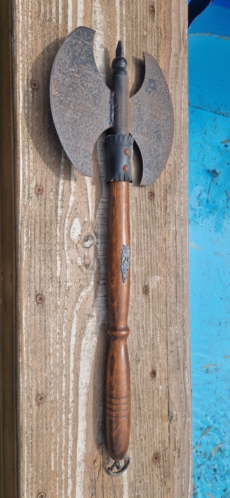 Decoratieve bijl met dubbel blad en houten handvat, Ophalen of Verzenden