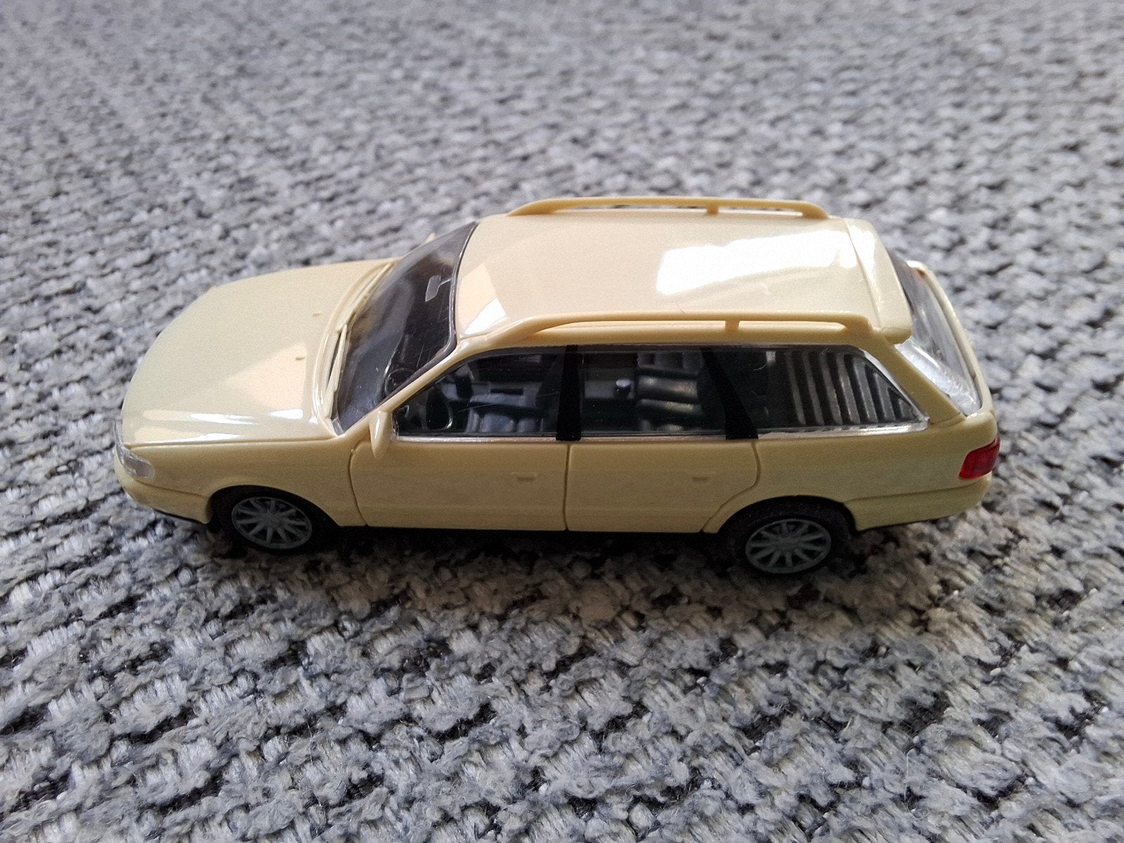 Audi A6 Avant schaal 1:87, Ophalen of Verzenden, Auto, Overige merken