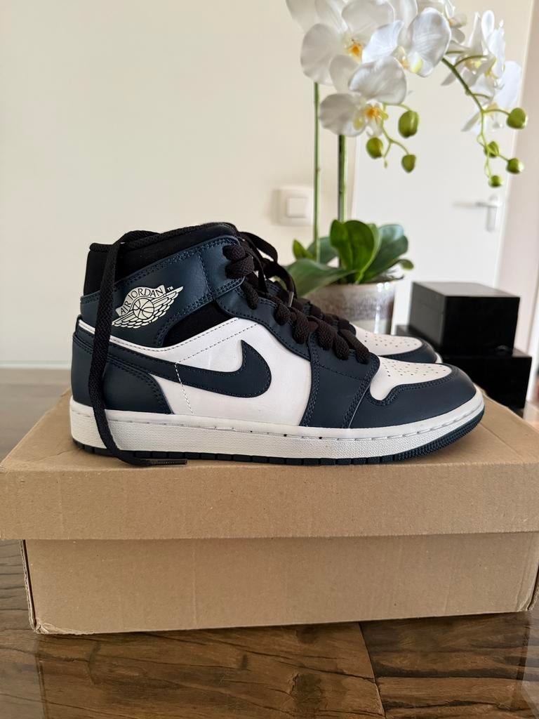 Jordan 1 Mid Armory Navy 40, Ophalen of Verzenden, Nieuw, Blauw