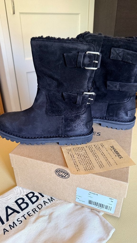 Nieuw: Shabbies Amsterdam zwart suède boots met gespen 38, Shabbies Amsterdam, Verzenden, Zwart, Lage of Enkellaarzen